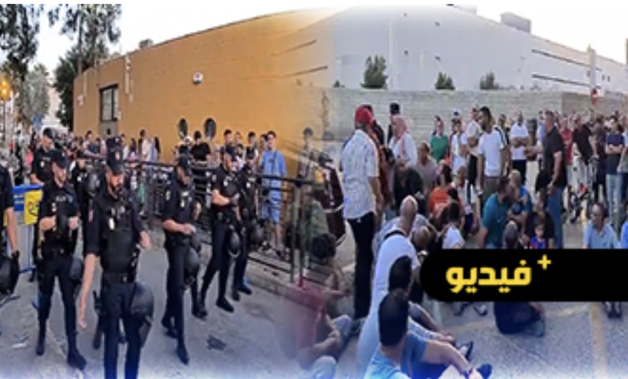 سكان مليلية يتظاهرون في المعبر الحدودي لبني أنصار 1 سكان مليلية يتظاهرون في المعبر الحدودي لبني أنصار