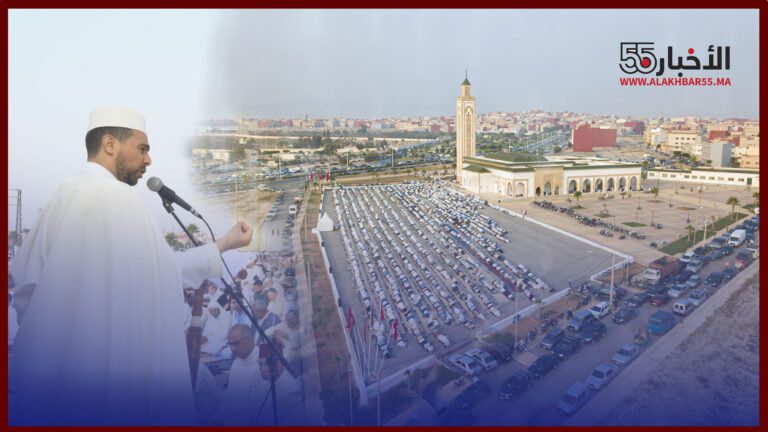 في مشهد مهيب واقبال كبير ونجاح التنظيم : ساكنة العروي بالناظور تؤدي صلاة العيد في مصلى المسجد الكبير 3 في مشهد مهيب واقبال كبير ونجاح التنظيم : ساكنة العروي بالناظور تؤدي صلاة العيد في مصلى المسجد الكبير