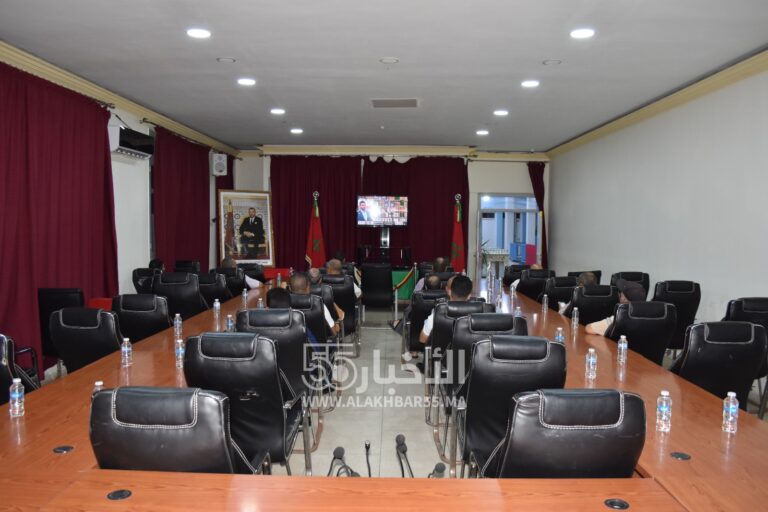 العروي.. باشا المدينة ورئيس الجماعة يترأسان مراسيم الاستماع للخطاب الملكي بمناسبة عيد العرش المجيد 6 العروي.. باشا المدينة ورئيس الجماعة يترأسان مراسيم الاستماع للخطاب الملكي بمناسبة عيد العرش المجيد