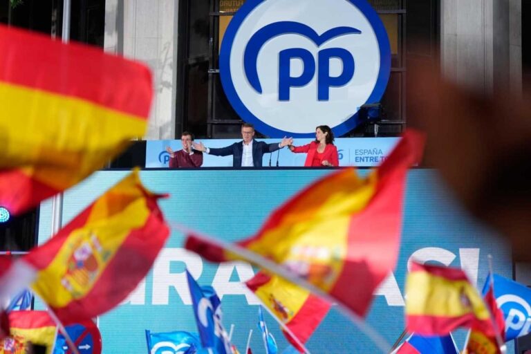 اليمين يتصدر نتائج الانتخابات العامة بإسبانيا والاشتراكي العمالي في الرتبة الثانية 5 اليمين يتصدر نتائج الانتخابات العامة بإسبانيا والاشتراكي العمالي في الرتبة الثانية