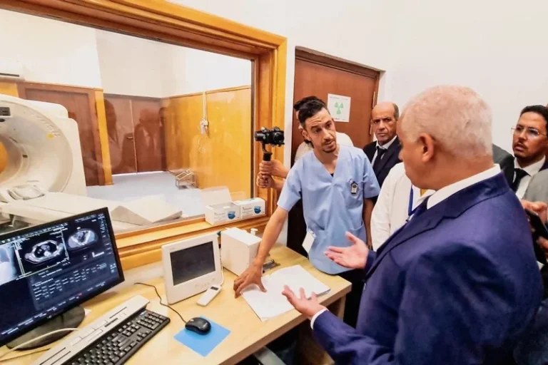 الفتاحي من داخل قبة البرلمان لوزير الصحة: ما قمتم به في الدريوش مجرد مسرحية 2 الفتاحي من داخل قبة البرلمان لوزير الصحة: ما قمتم به في الدريوش مجرد مسرحية