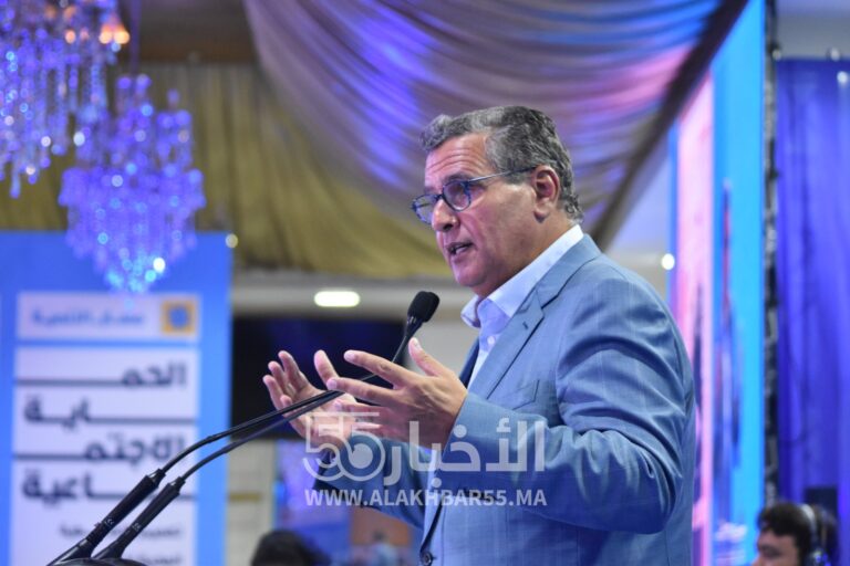 ‎الأحرار بقيادة أخنوش في اجتماع بمناضلي حزبه لجهة الشرق ويعد باقلاع اقتصادي غير مسبوق بالناظور