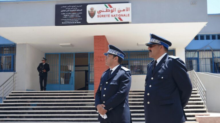 ‎رغم المجهود المبذول : تعزيز مدينة العروي بعناصر الشرطة بالشوارع الرئيسية والحدائق والطرق المدارية في هاته الفترة اصبح ضرورة ملحة لاستتباب الامن
