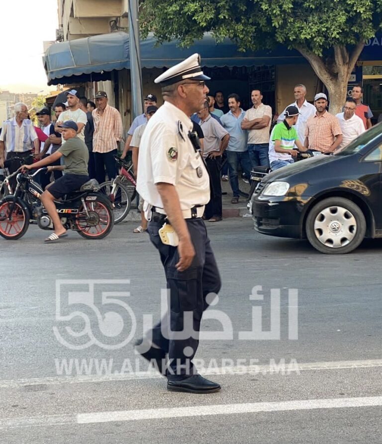 ترقية 13 عنصر تابع لمفوضية امن العروي في اطار الترقيات الاستثنائية المعلنة من طرف ادارة الامن الوطني بمناسبة عيد العرش المجيد.