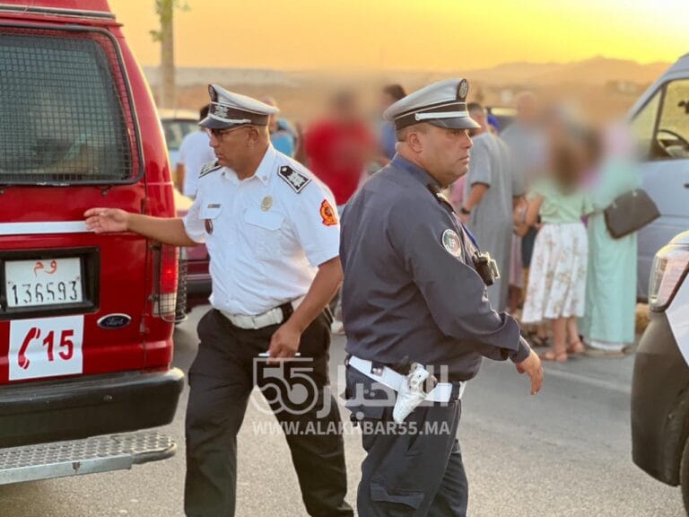 حادثة سير تصيب فتاة على متن سطح سيارة في موكب حفل زفاف بمدخل مدينة العروي 4 حادثة سير تصيب فتاة على متن سطح سيارة في موكب حفل زفاف بمدخل مدينة العروي