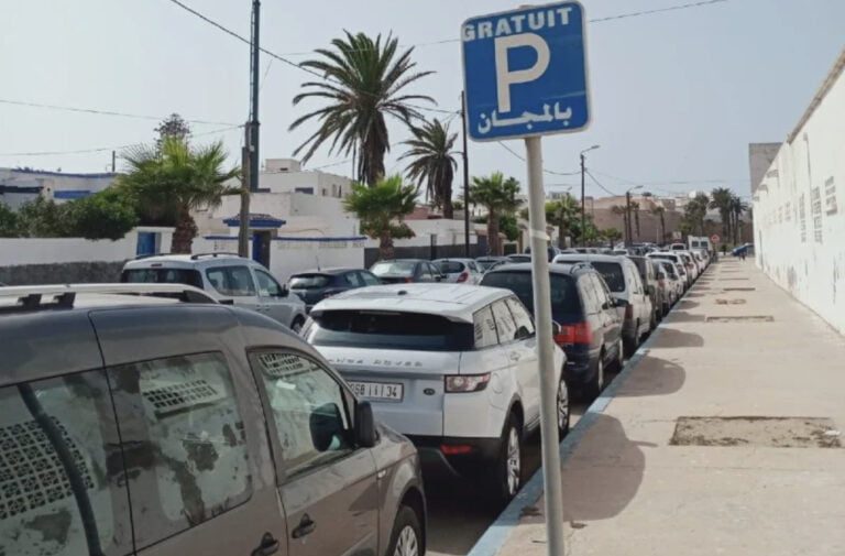 جرسيف تعلن مجانية جميع مواقف السيارات