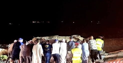 ضمنهم طفل يبلغ 9 سنوات.. إصابة 4 أفراد من أسرة واحدة في حادثة انقلاب سيارة قرب الدريوش