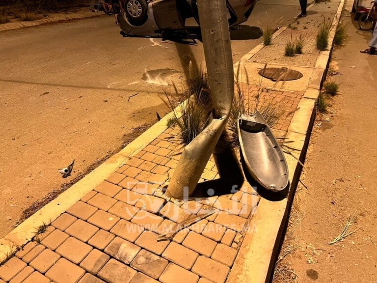 العروي : سقوط ازيد من ست اعمدة انارة في اسبوع بسبب حوادث السيروالجماعة تتابع المخالفين بالتعويض عن الضرر