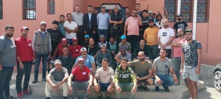 ابطال العروي : تنظيم محكم لقي تنويه من عامل اقليم الحوز لقافلة العروي لمساعدة منكوبي الزلزال التي اسدلت عملها صباح اليوم بجماعة امغراس بتوديع بالدموع وتغطية 52 دوار 2 ابطال العروي : تنظيم محكم لقي تنويه من عامل اقليم الحوز لقافلة العروي لمساعدة منكوبي الزلزال التي اسدلت عملها صباح اليوم بجماعة امغراس بتوديع بالدموع وتغطية 52 دوار