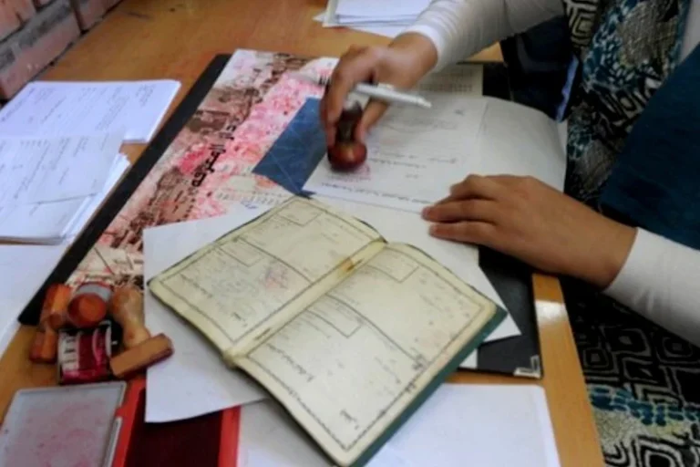 ‎الدخول المدرسي يتسبب في ضغط كبير على مكتب تصحيح الإمضاء وقسم الحالة المدنية بجماعة العروي