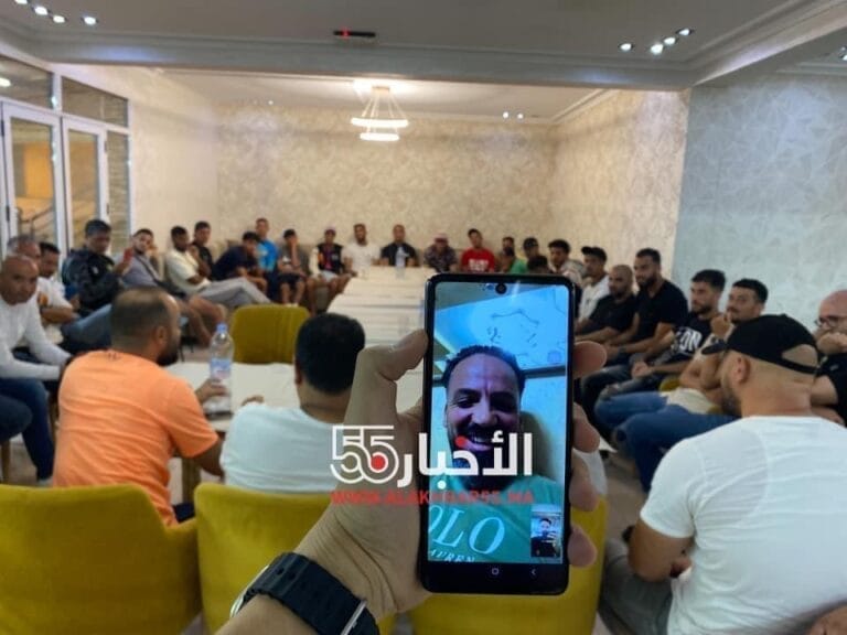 مكتب الامل الرياضي العروي ينظم وجبة عشاء على شرف اللاعبين في جو عائلي لتحفيزهم