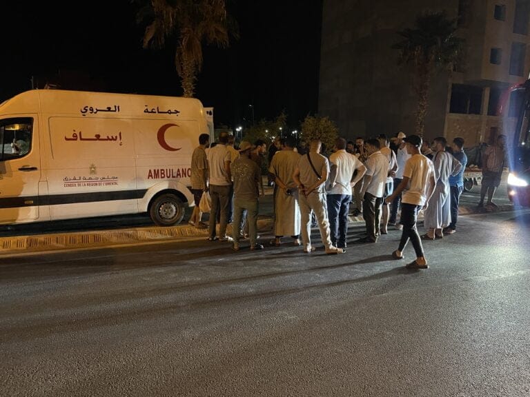 الان : حافلة لنقل المسافرين بمدخل مدينة العروي تصدم شخصا راجلا وتدخله لقسم المستعجلات 2 الان : حافلة لنقل المسافرين بمدخل مدينة العروي تصدم شخصا راجلا وتدخله لقسم المستعجلات