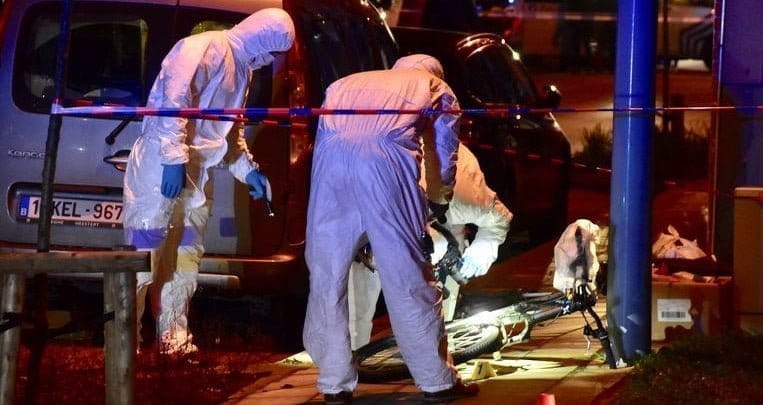 بلجيكا: مقتل مغربي ب 17 رصاصة بعد هجوم بأسلحة رشاشة ! 7 بلجيكا: مقتل مغربي ب 17 رصاصة بعد هجوم بأسلحة رشاشة !