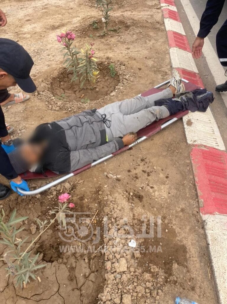شاحنة “رالي” تتسبب في بتر جزء من رجل لاحد الحراكــــــــــــــــة قرب محطة افريقيا بالعروي