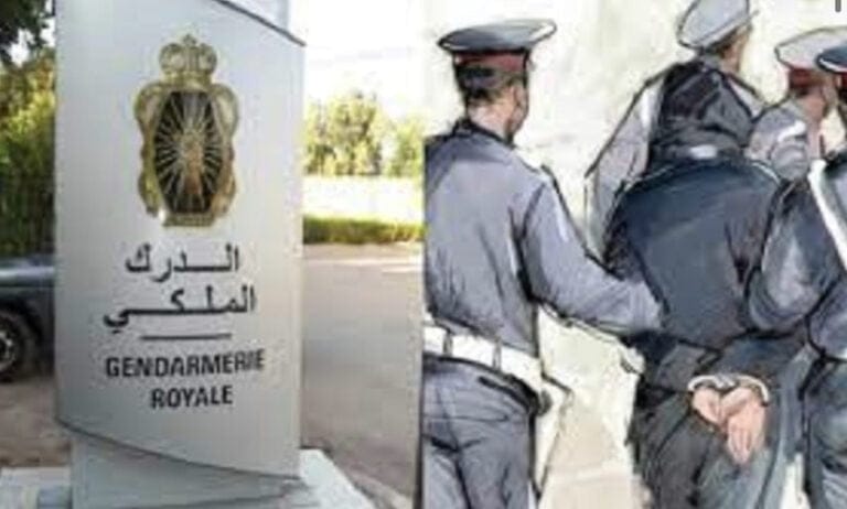 اعتقال دركي ببني شيكار وشخص أخر متلبسين بتلقي رشوة بالناظور بعد قيامهما بعملية “إبتزاز” شاب من فرخانة