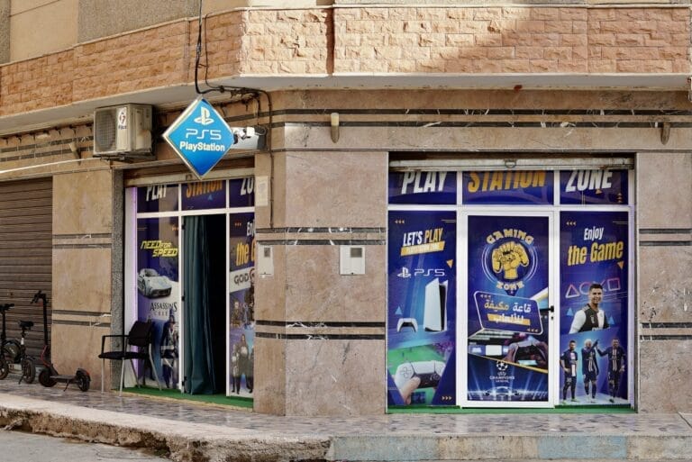 بالعروي..افتتاح قاعة الألعاب الالكترونية الاولى من نوعها بالعروي وبأحدث التجهيزات. 4 بالعروي..افتتاح قاعة الألعاب الالكترونية الاولى من نوعها بالعروي وبأحدث التجهيزات.