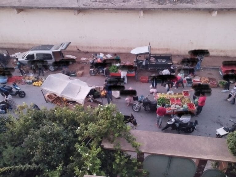 العروي: ساكنة وتجار شارع النرجس يراسلون العمالة والباشوية والجماعة بعد ان تحول شارعهم لسوق مفتوح لبيع السمك والخضر 7 العروي: ساكنة وتجار شارع النرجس يراسلون العمالة والباشوية والجماعة بعد ان تحول شارعهم لسوق مفتوح لبيع السمك والخضر