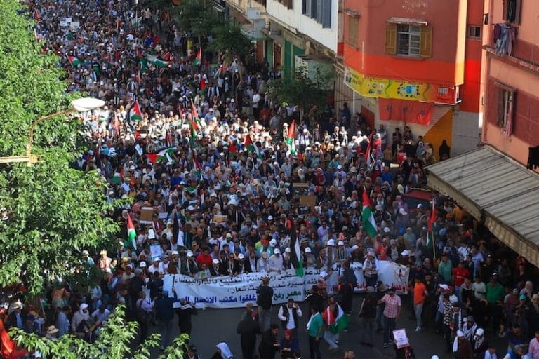 مسيرة حاشدة تجوب شوارع الدار البيضاء للتنديد بالإجرام الإسرائيلي في قطاع غزة