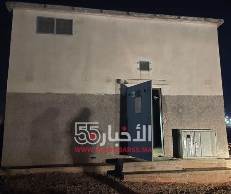 لثالث مرة : سرقة اسلاك محول كهربائي “الجهد الكبير” تقطع الانارة على جزء من الطريق الوطنية بمدخل مدينة العروي.