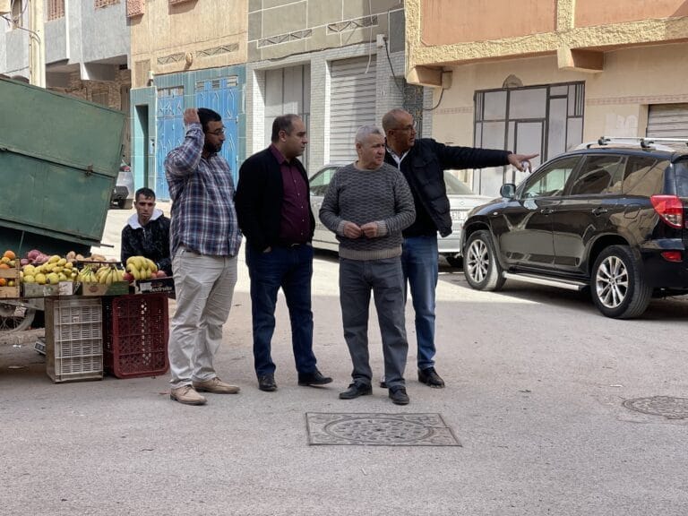جماعة العروي مستمرة في إصلاح شوارع المدينة