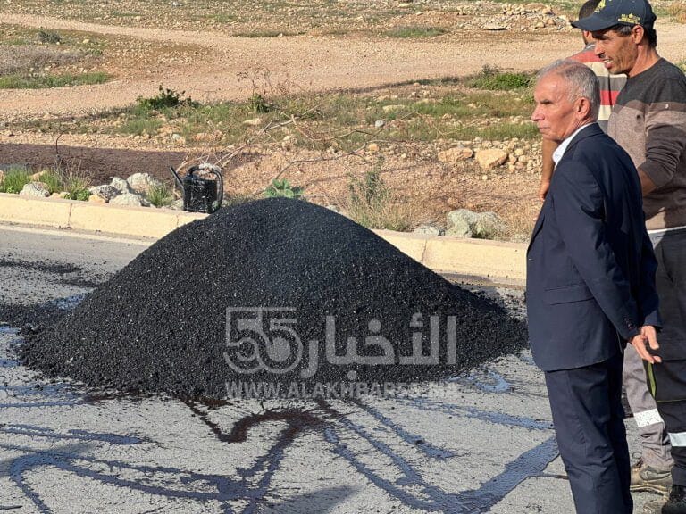 جماعة العروي : وضع مخفضات السرعة من أجل السلامة العامة وراحة المواطنين بالطريق المدارية بملتقيات الطرق وامام المؤسسات