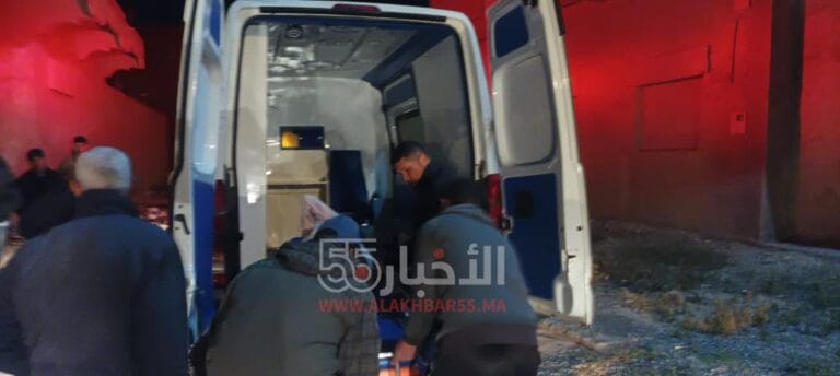 + صور :كلاب ضالة تنهش جسد امرأة سبعينية بالعروي