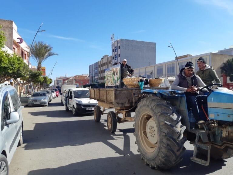 العروي : السلطات المحلية تشن حملة واسعة وكبيرة لتحرير الملك العام بالمدينة. 3 العروي : السلطات المحلية تشن حملة واسعة وكبيرة لتحرير الملك العام بالمدينة.