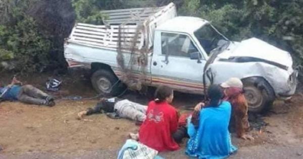 فاجعة إثر انقلاب سيارة نقل من نوع “بيكوب” تقل 15 شخص