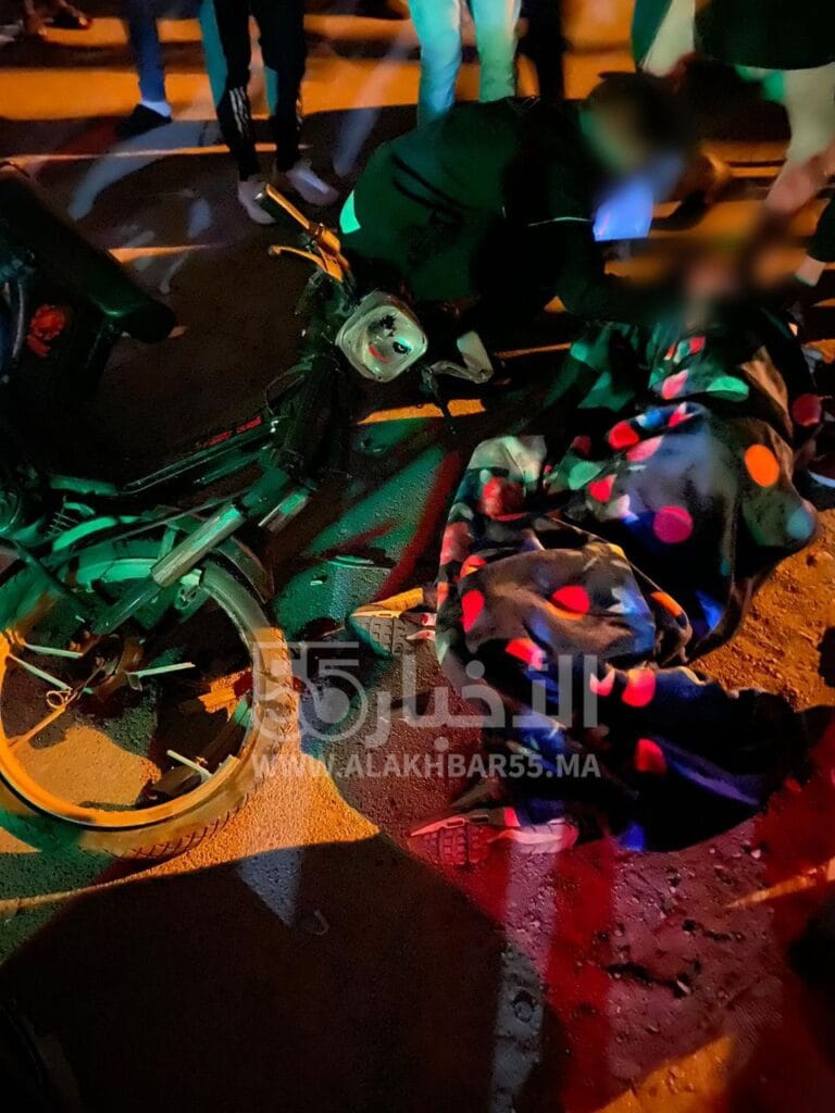 العروي :حادثة سير “خطيرة” بين دراجتين ناريتين بالقرب من "واد حادوش" ترسل السائقين للمستشفى 6 العروي :حادثة سير “خطيرة” بين دراجتين ناريتين بالقرب من “واد حادوش” ترسل السائقين للمستشفى