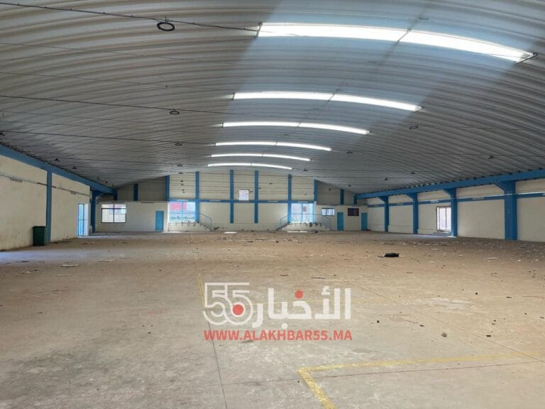 جماعة العروي وبتنسيق مع باشوية العروي يهيئون السوق النموذجي المغطى والساحة المقابلة به لتوطين الباعة الجائلين