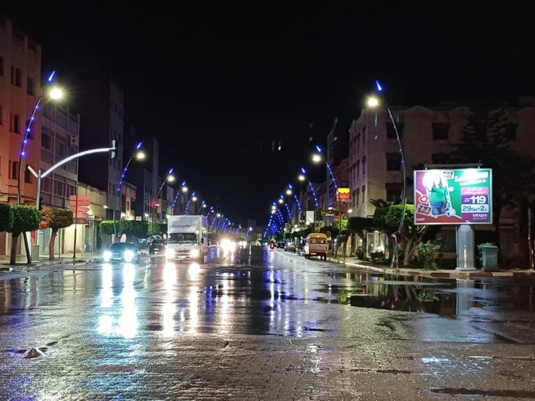 بعد طول انتظار ..أمطار الخير تتساقط على العروي وفرحة عارمة تعمّ الساكنة