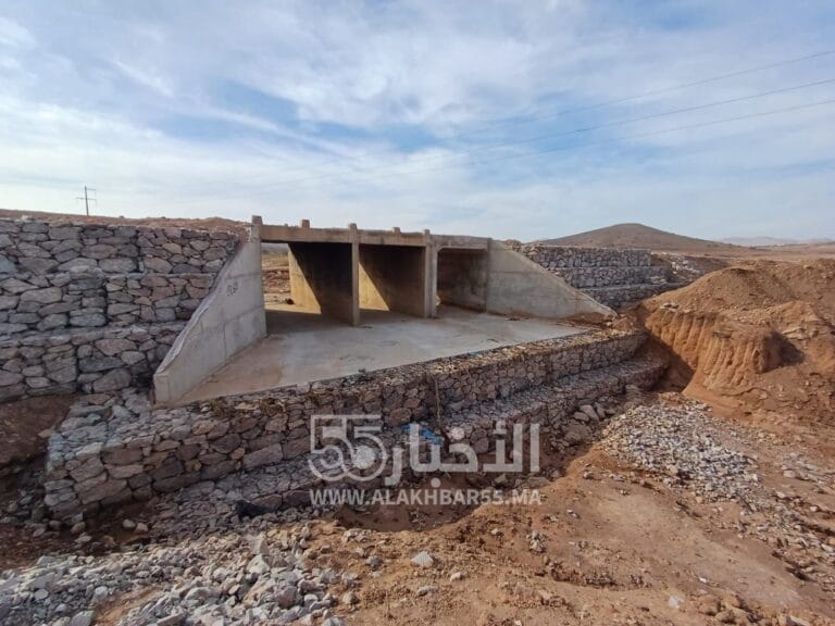 تقدم اشغال توسيع وتقوية طريق “نومرو7” الرابط بين العروي وبني سيدال مرورا على وكسان