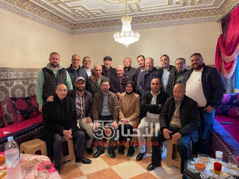 الاغلبية تقرر التوافق على ترشيح بنعبد الله المنصوري رئيسا لجماعة العروي و ابو السعود رئيسا شرفيا الى حين انتهاءالولاية الانتدابية