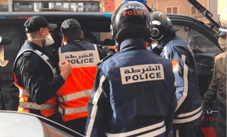 الإطاحة بثلاثة أمنيين.. التحقيقات متواصلة في اختلاس أموال مخالفات السير 6 الإطاحة بثلاثة أمنيين.. التحقيقات متواصلة في اختلاس أموال مخالفات السير