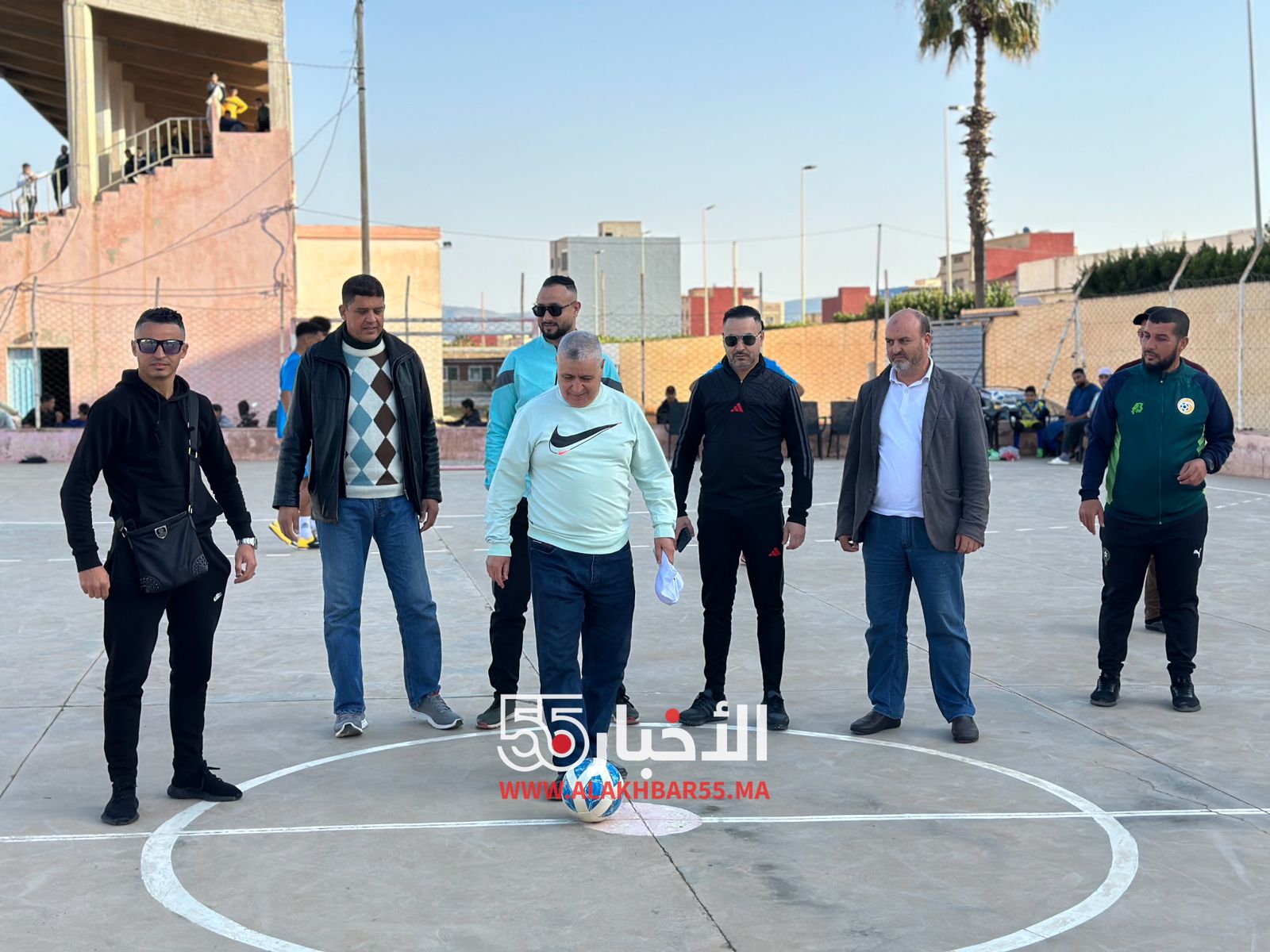 النائب الاول لرئيس جماعة العروي يعطي انطلاق فعاليات دوري رمضان في كرة القدم المصغرة 1 النائب الاول لرئيس جماعة العروي يعطي انطلاق فعاليات دوري رمضان في كرة القدم المصغرة