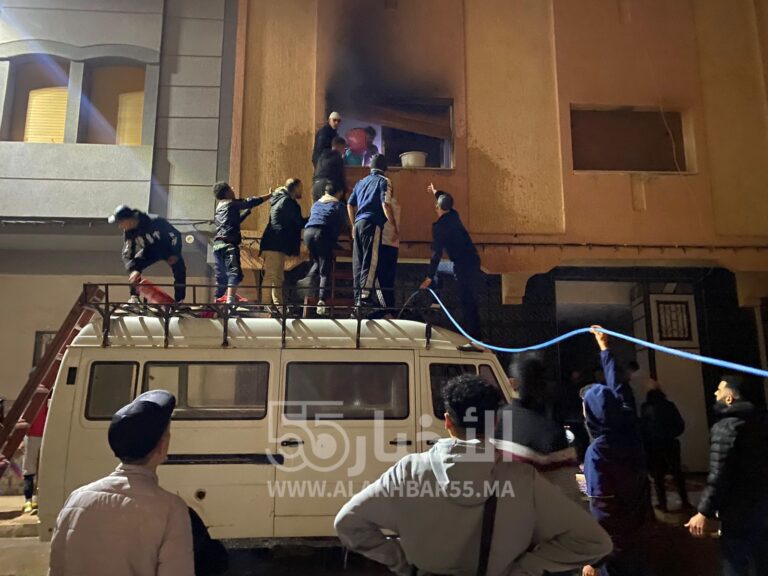 اندلاع حريق بالعروي يسائل السلطات من جديد بشأن غياب مقر محلي للوقاية المدنية وشباب الحي يتدخلون