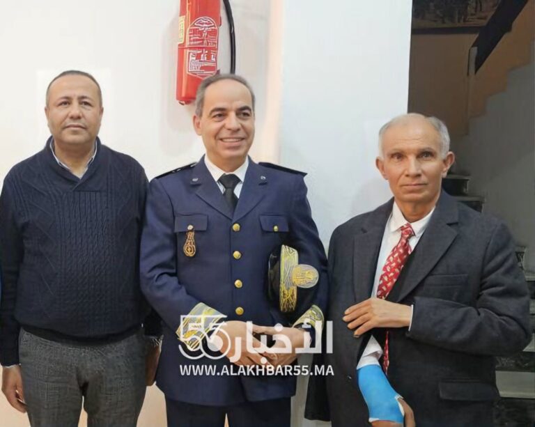 عامل الناظور يترأس حفل تنصيب باشا العروي والناظور المدينة في الحركة الإنتقالية الجزئية 5 عامل الناظور يترأس حفل تنصيب باشا العروي والناظور المدينة في الحركة الإنتقالية الجزئية