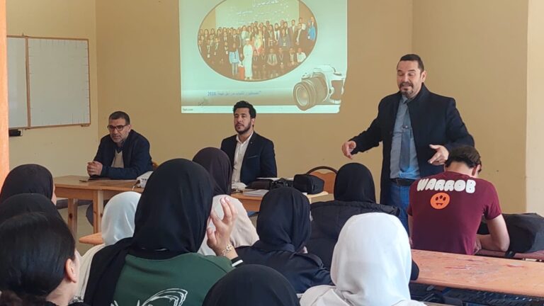دورة تكوينية في “التصوير والتحقيق الصحفي” لفائدة تلاميذ ثانوية ابن سينا بازغنغان