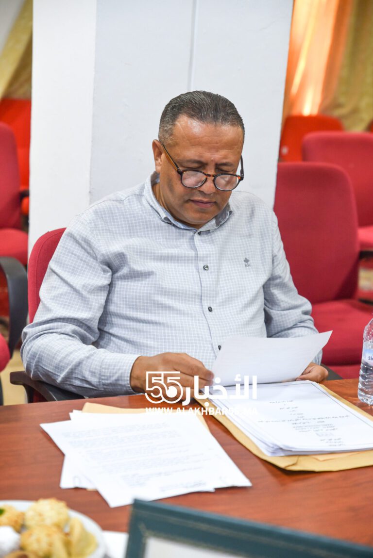 الناظور : المجلس الإقليمي يوزع حوالي 200 مليون سنتيم على الجمعيات بجماعات بني بويحيي