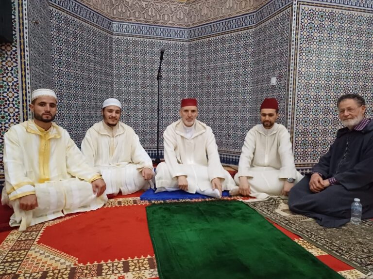 ساكنة العروي تحيي ليلة 27 في جوّ رمضاني روحي في مختلف مساجد المدينة