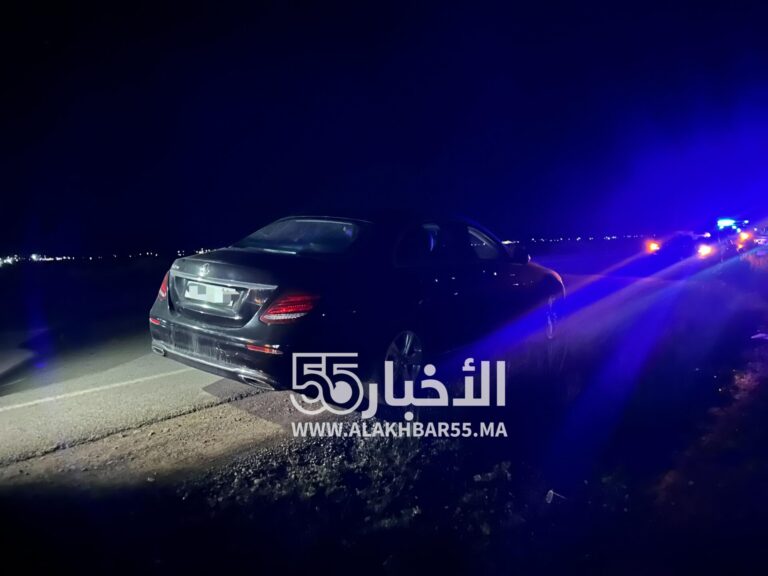 ‎صور : برلماني يصدم شاب كان على “تروتينيت” بسيارته و يتسبب له في جروح بالقرب من مقر جماعة بني وكيل اولاد محند بالناظور