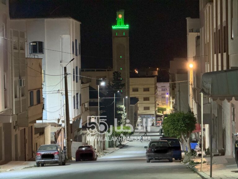 جماعة العروي مستمرة في مشروع تجديد وانارة الشوارع الرئيسية والمؤسسات بالمدينة 6 جماعة العروي مستمرة في مشروع تجديد وانارة الشوارع الرئيسية والمؤسسات بالمدينة