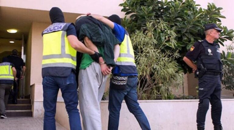 اسبانيا.. اعتقال بارون مخدرات مبحوث عنه في بلجيكا كان ينوي الفرار الى المغرب 6 اسبانيا.. اعتقال بارون مخدرات مبحوث عنه في بلجيكا كان ينوي الفرار الى المغرب