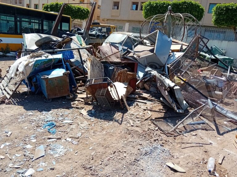 العروي: السلطات تقوم باتلاف جميع محجوزات تحرير الملك العام بالمدينة ، وتتوعد المخالفين الذين لم ينضبطوا لقرار وتنبيهات رجال السلطة
