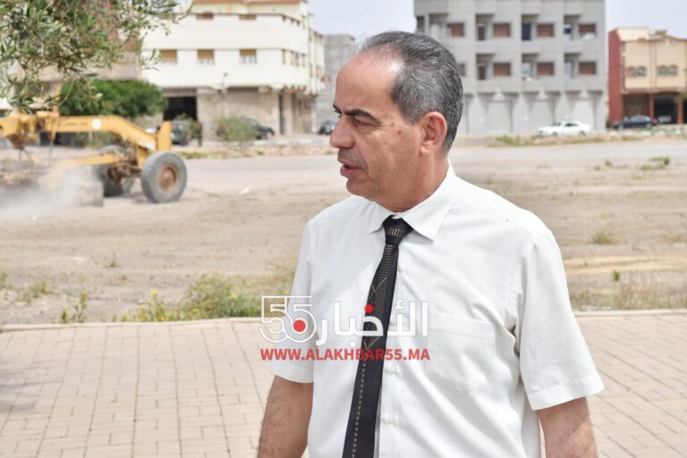 صور : باشا العروي يقود حملة نظافة وتزيين واسعة تعد الاولى من نوعها
