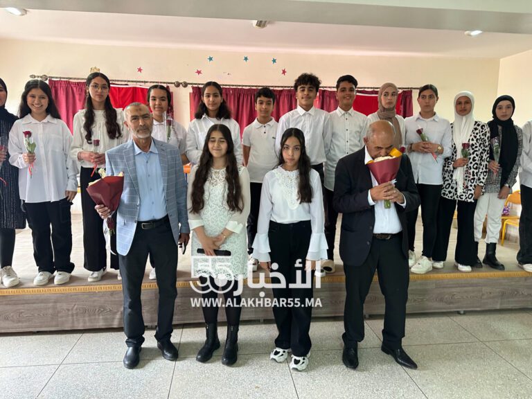 ثانوية أنوال الإعدادية تحتفي بحفل ختامي بهيج حضره وجوه مختلفة تم من خلاله تكريم الأستاذين محمد دندان وقشاطي قويدر