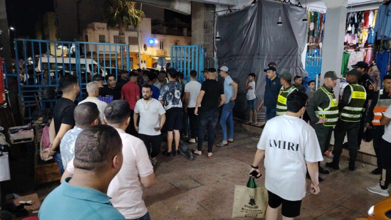 سلطات الناظور تخلي سوق المركب لإفساح المجال لعمال النظافة ساعات قبل عيد الأضحى