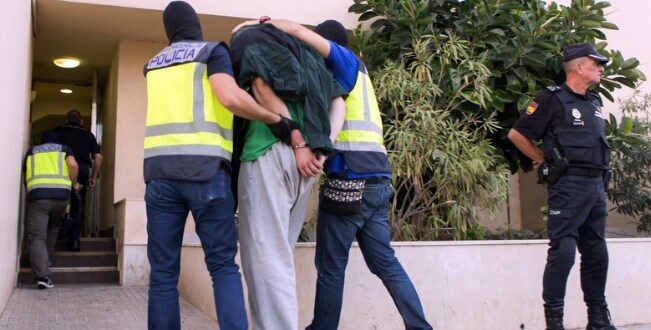 اعتقال 13 شخصا في عملية لتهريب الكوكايين من مليلية المحتلة إلى الناظور 6 اعتقال 13 شخصا في عملية لتهريب الكوكايين من مليلية المحتلة إلى الناظور