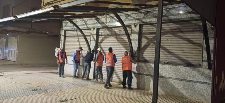 صور : العروي : السلطات تستمر في تحرير الملك العمومي وتشن حملة واسعة وكبيرة