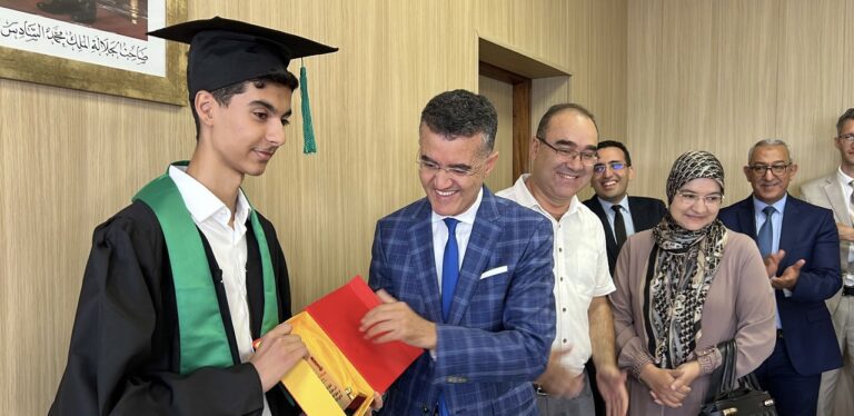عامل الناظور يستقبل الحائزين على الرتب الأولى في امتحانات البكالوريا